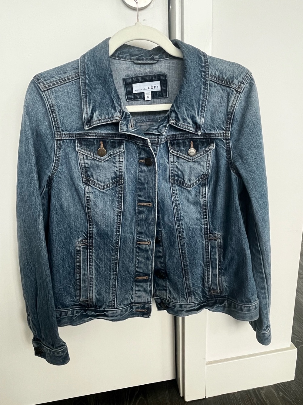 Ann Taylor Loft Made and Loved Loft Blue Stone Wash Trucker Denim Jean Jacket M